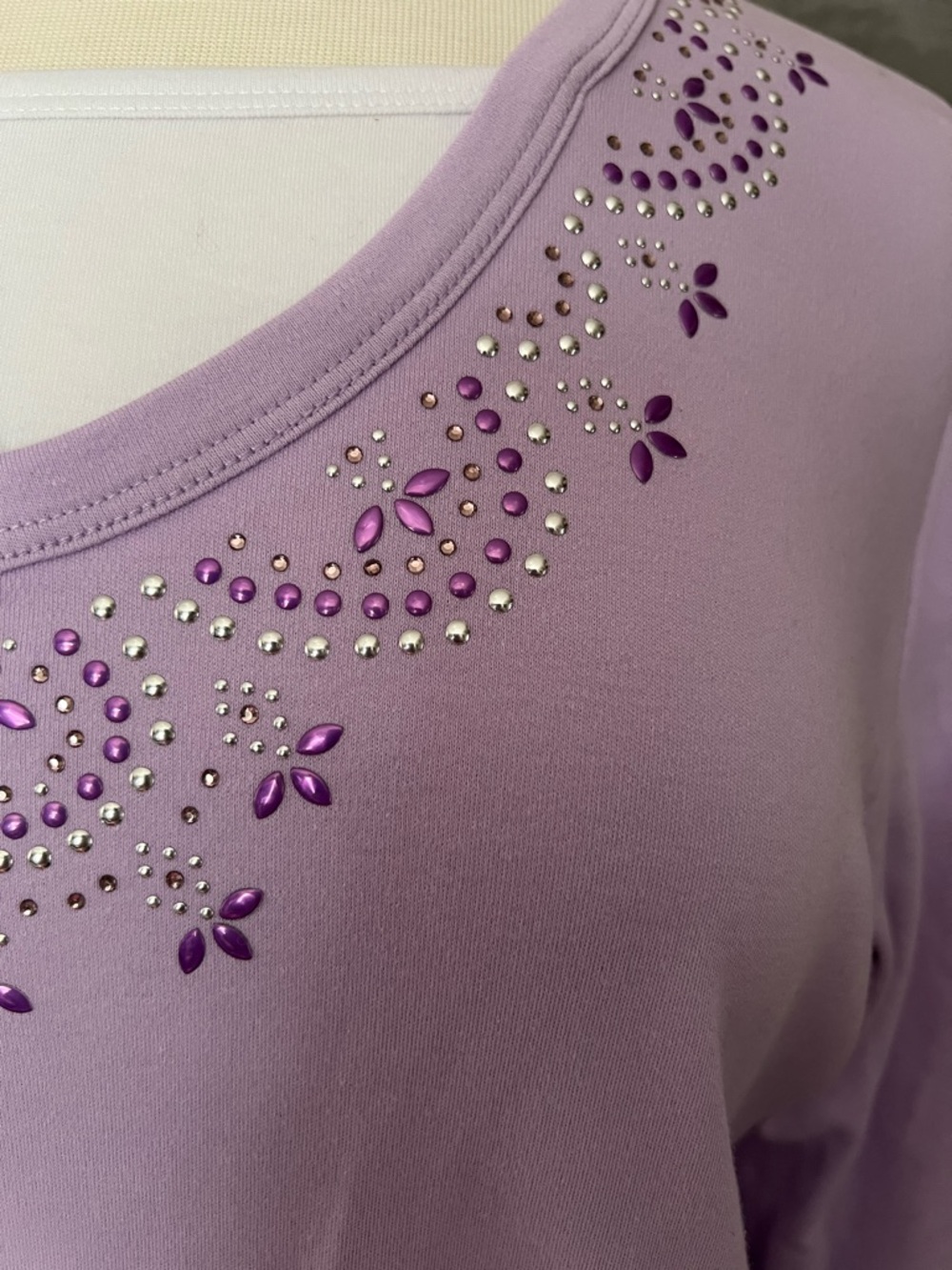 Morning Sun Lavender Bling V Neck Top Womens Large 3/4 Sleeve NWT